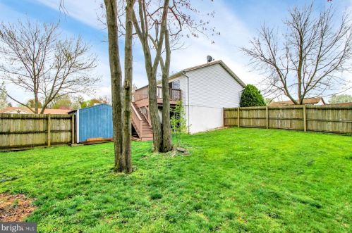 1 Little Knoll Dr, Hanover PA  17331-9280 exterior