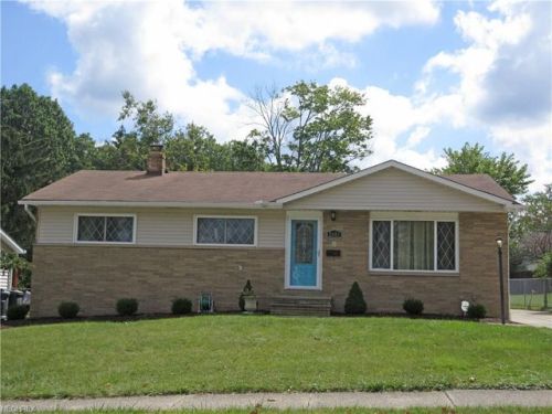 2601 Augustine Dr, Cleveland OH  44134-4749 exterior