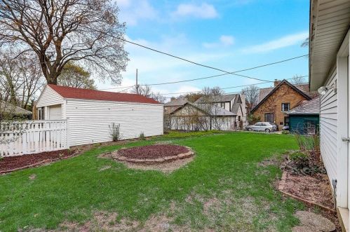 936 Currie Pl, Milwaukee WI 53213-3006 exterior