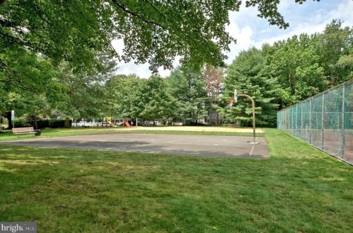 46 Lehavre Ct, Trenton NJ  08619-4723 exterior