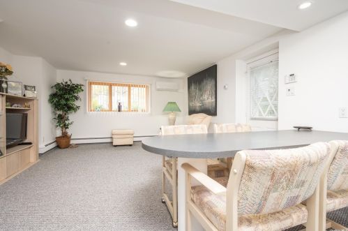 31 Craig Dr, Huntington Station NY 11746-4704 exterior