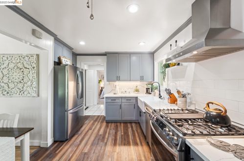 140 Roslyn Dr, Concord CA 94518-1234 exterior