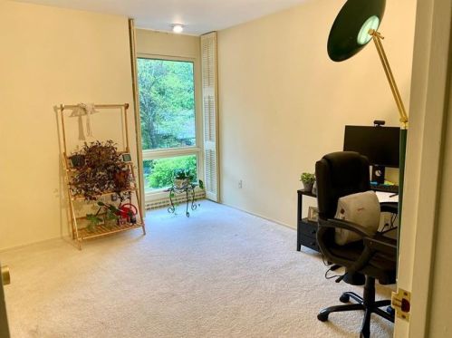 2315 Marbury Rd, Pittsburgh PA 15221-3672 exterior