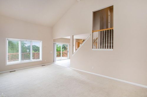 1215 Putnam Cir, Rochester MI  48307-6045 exterior