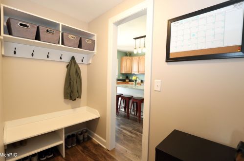 324 Lincoln Lk Ave, Lowell MI 49331-8540 exterior