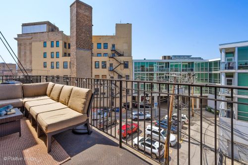 1234 Milwaukee Ave, Chicago IL 60622-9317 exterior