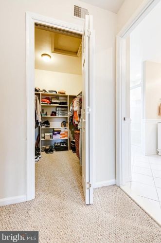 2122 Rampart Dr, Alexandria VA exterior