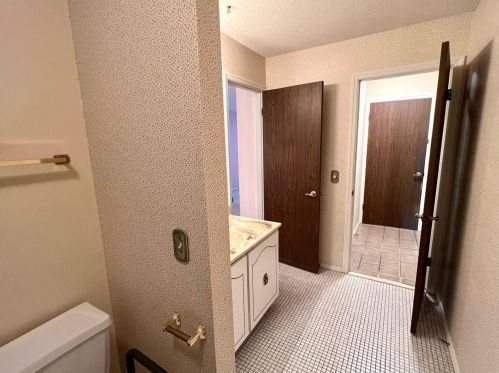 5908 Loblolly Ct, Saint Louis MO 63128-4302 exterior