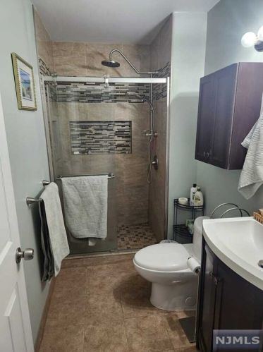 360 Cottonwood Way, Mahwah NJ  07430-2080 exterior