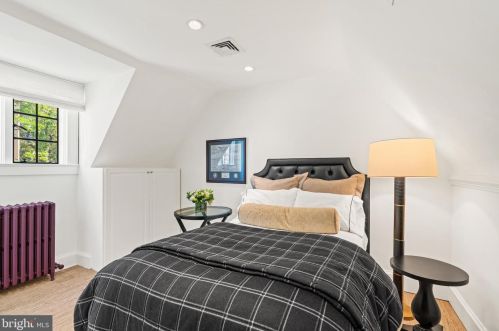 2446 Kalorama Rd, Washington DC 20008-1625 exterior