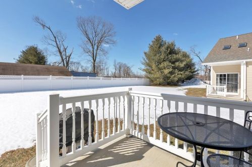 500 Elm St, North Haven CT exterior