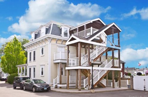 71 Osborne Ave, Norwalk CT 06855-1038 exterior