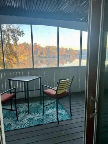 8470 Lk Dr, Lithonia GA 30039-6568 exterior