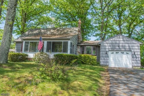 79 Sunset Ave, Kinnelon, NJ 07405-1553