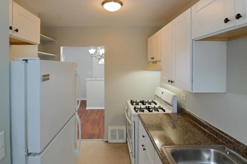 2617 Lewis Ave, Waukegan IL 60087-3801 exterior