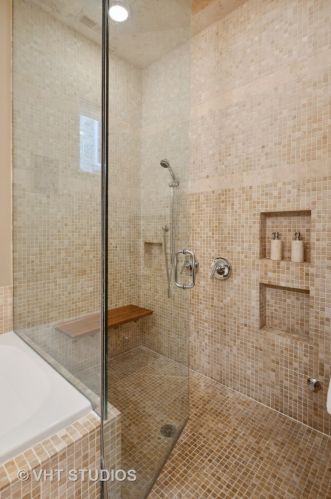 1736 Pierce Ave, Chicago IL 60651-2690 exterior