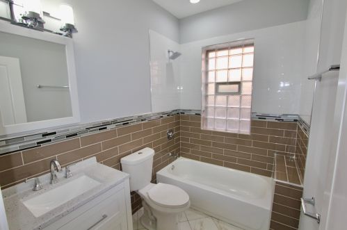 6942 Indiana Ave, Chicago IL 60637-4509 exterior