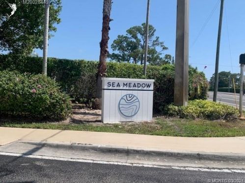 8702 Crown Dr, Boynton Beach FL 33436-7507 exterior