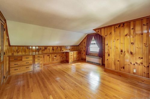 30 Fairview Ave, Enfield CT 06082-4344 exterior