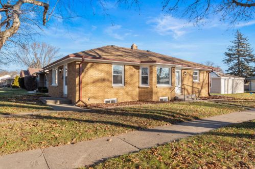 4102 Colgate Cir, Milwaukee WI  53222-1736 exterior