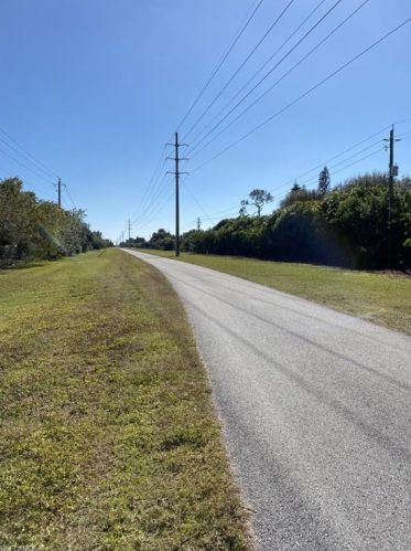 210 Leawood Cir, Naples FL 34104-4133 exterior