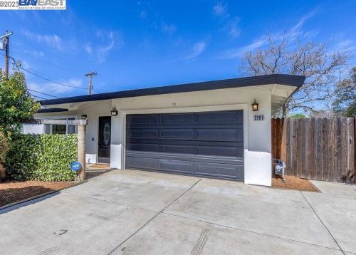 3201 Cowell Rd, Concord, CA 94518-1420