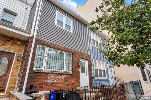 161 St, Union City NJ 07087-5439 exterior