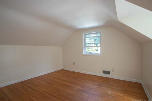 12 Linda Ave, Uncasville CT 06382-1723 exterior