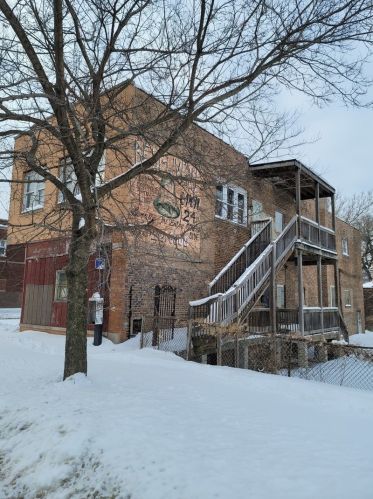 2900 87th St, Chicago, IL 60617-6232