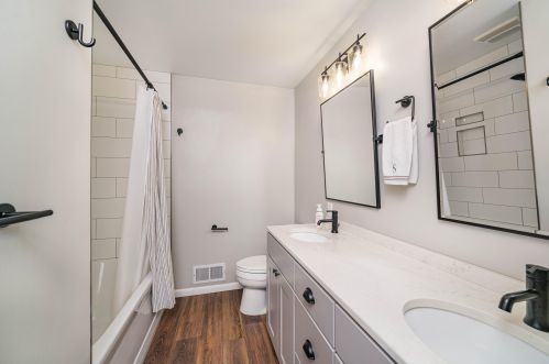 1111 Highgate Rd, Kalamazoo MI 49006-2774 exterior