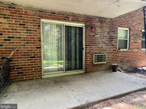 211 Garnet Dr, Burlington NJ 08016-4713 exterior