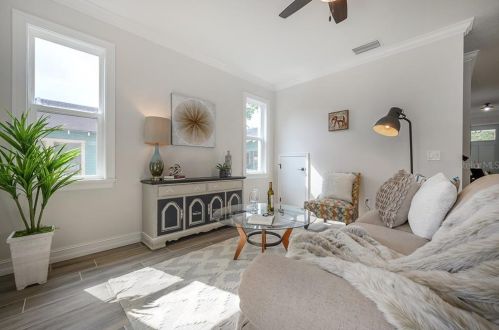 305 Hanna Ave, Tampa FL  33604-6633 exterior