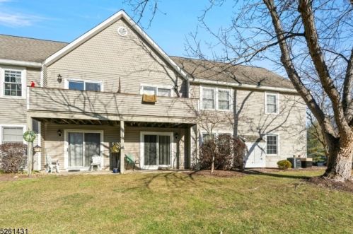 5009 Bryant Dr, Hackettstown, NJ 07840-1642