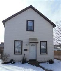 913 Starkweather Ave, Cleveland OH  44113-4619 exterior