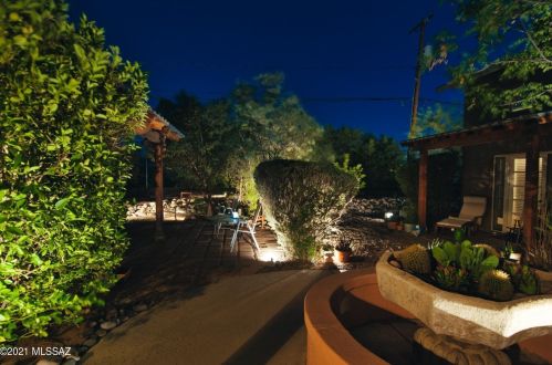 1070 Miles St, Tucson AZ 85719-6140 exterior