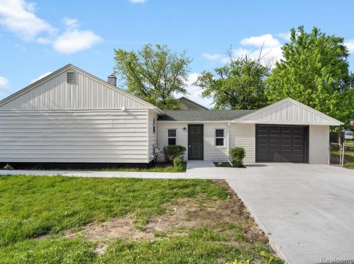 2000 Rochester Rd, Troy MI  48083-1837 exterior