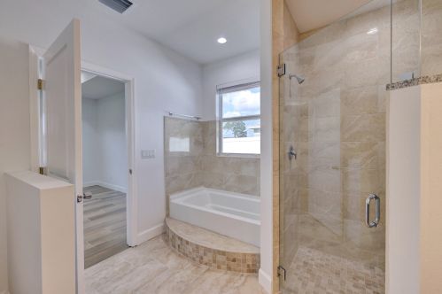 422 Airoso Blvd, Fort Pierce FL  34983-2063 exterior