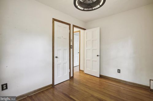 5823 Monticello Rd, Alexandria VA 22303-1302 exterior