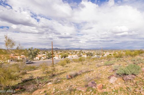 2329 Evans Dr, Phoenix AZ 85032-5547 exterior