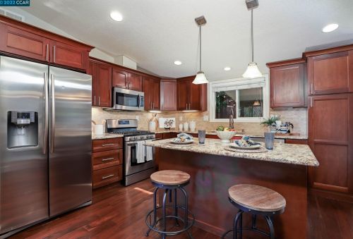 3782 Hitchcock Rd, Concord CA 94518-1732 exterior