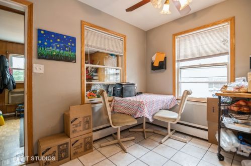 3004 Touhy Ave, Chicago IL 60645-2938 exterior