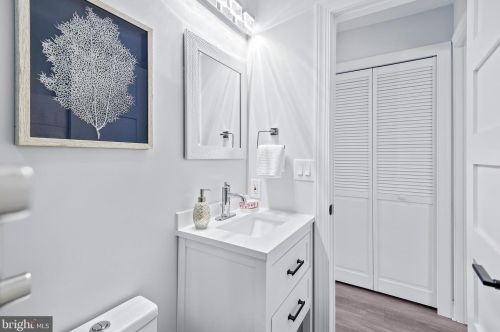 1551 4th St, Washington DC  20001-1905 exterior