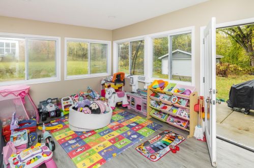 5228 E Ave, Kalamazoo MI 49009-9006 exterior