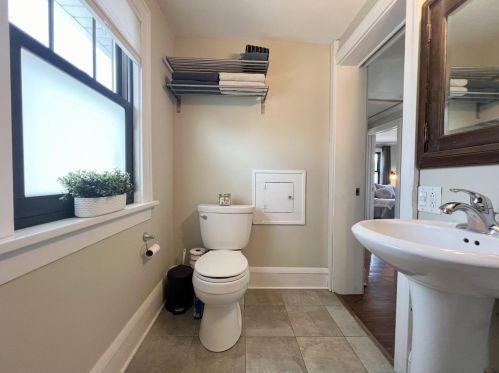 2053 Helena St, Madison WI 53704-5519 exterior