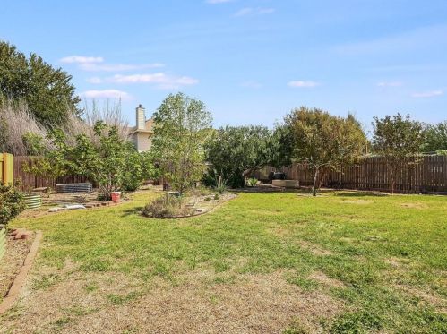 9609 Castle Pines Dr, Austin TX 78717-3898 exterior