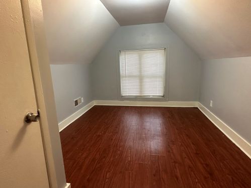 216 Center St, Milwaukee WI  53212-2841 exterior