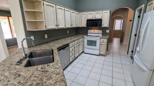 63633 Greenbelt Ln, Tucson AZ  85739-1244 exterior