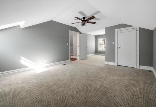 2048 Pratt Blvd, Chicago IL  60645-4981 exterior