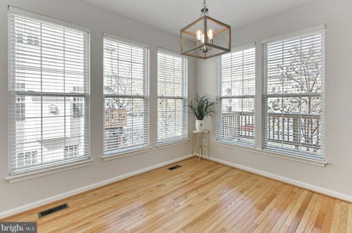 4999 Murtha St, Alexandria VA 22304-8612 exterior