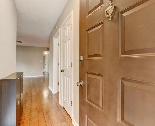 1373 Crossing Dr, Atlanta, GA 30329-3571